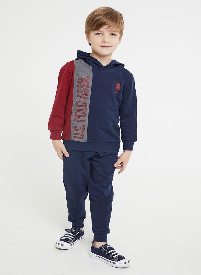 يو اس بولو اسن طقم رياضي للأولاد من يو إس بولو أسن، أزرق داكن/أحمر - Image 1