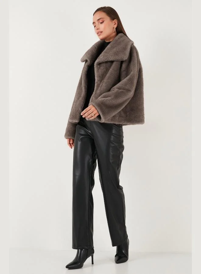 ليلا ليلا فرو مبطن بياقة عريضة مقاس كبير للنساء فرو ٤٩٧أفرا