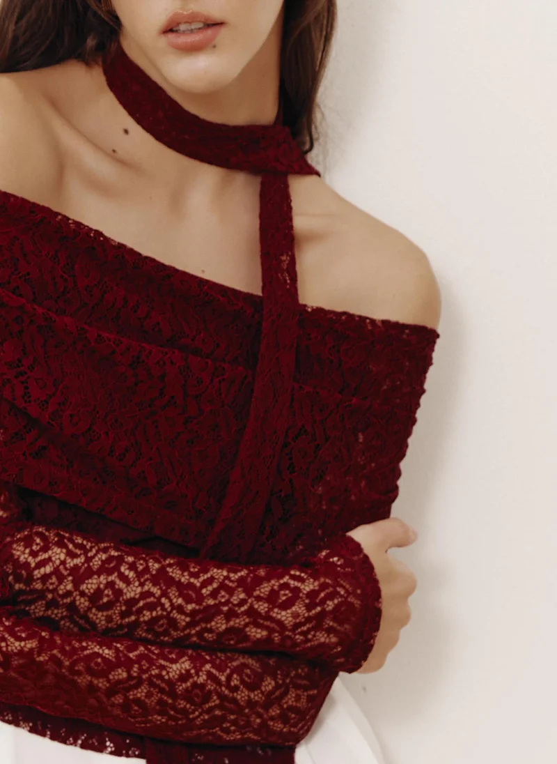 Lichi Lace top with open shoulders and neck ribbon