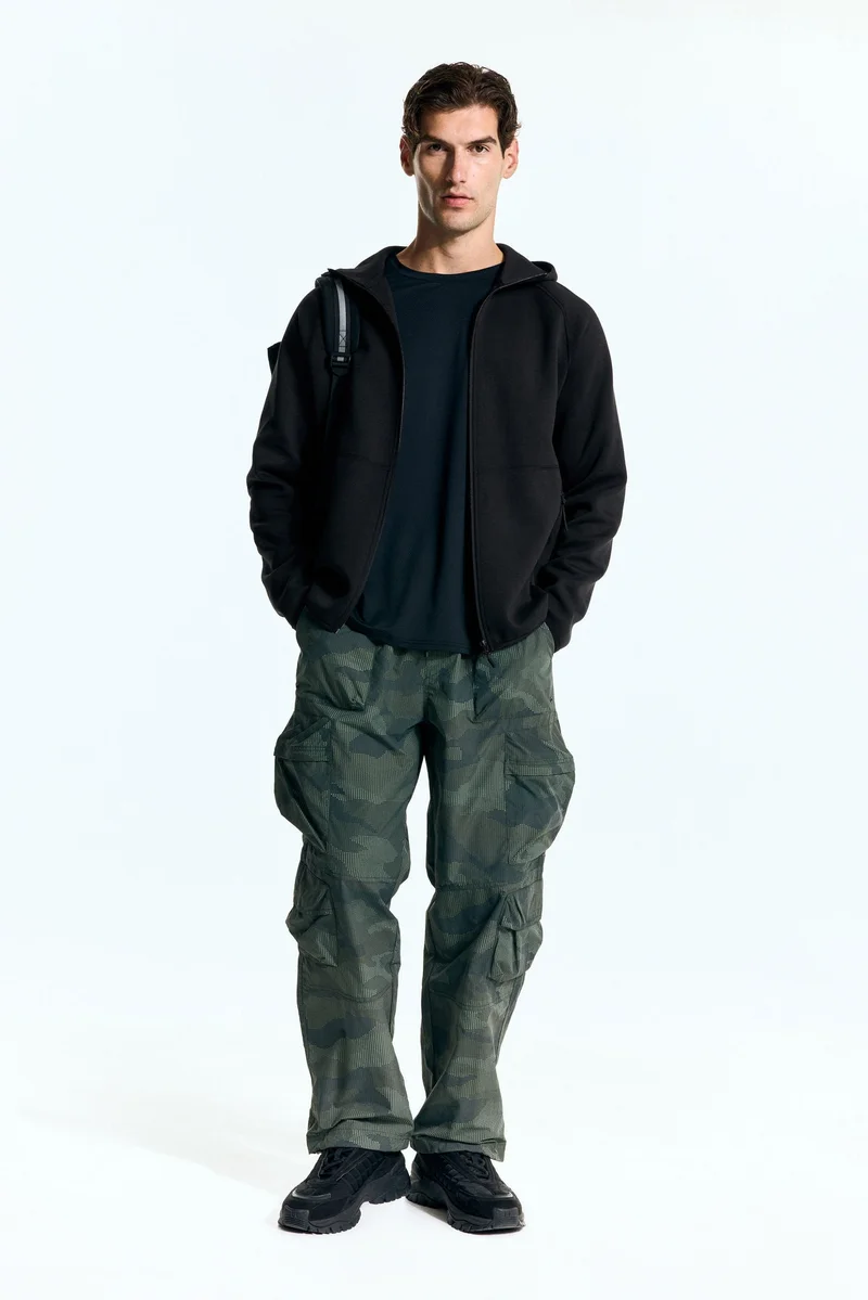 اتش اند ام هودي بسحّاب من نسيج دري موف