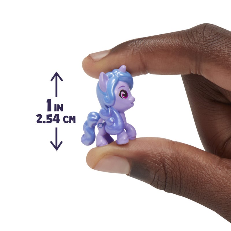 My Little Pony Mini World Magic Crystal Keychain Izzy Moonbow Toy - Portable Mini Playset, Pony, and Accessories For Kids Ages 5 and Up - Image 3