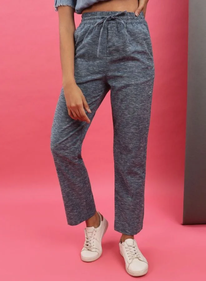 مرفوعة Women Regular Fit Solid Mid Rise Pant