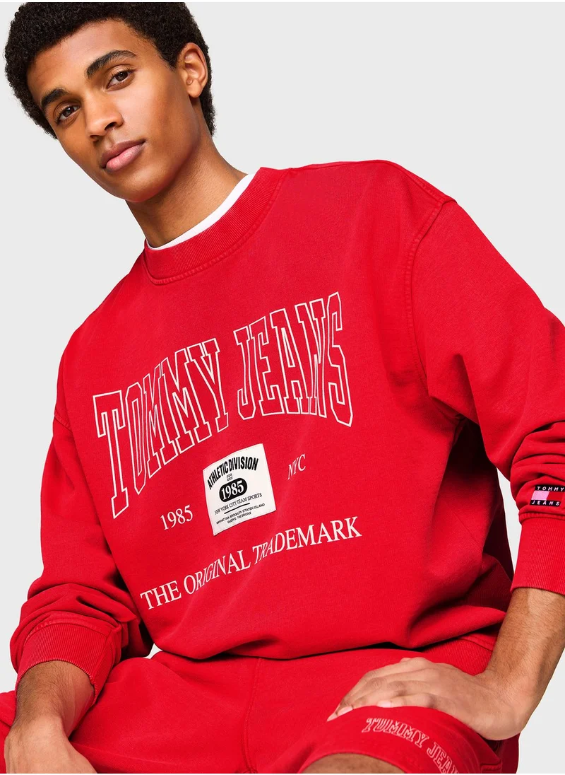 TOMMY JEANS Graphic Relaxed Fit Sweatshirt