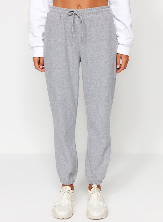 trendyol Light Gray Thessaloniki Comfort Fit Pocket Knitted Sports Sweatpants - Image 4
