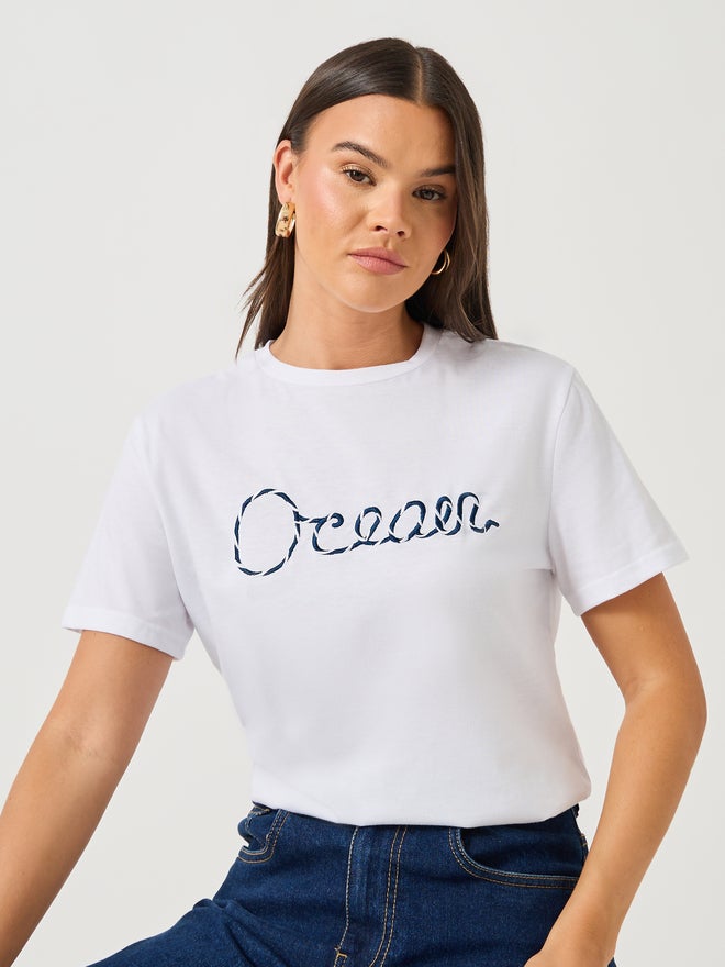 Styli Styli 3D Embroidered Short Sleeve Regular Fit T-Shirt - Image 2
