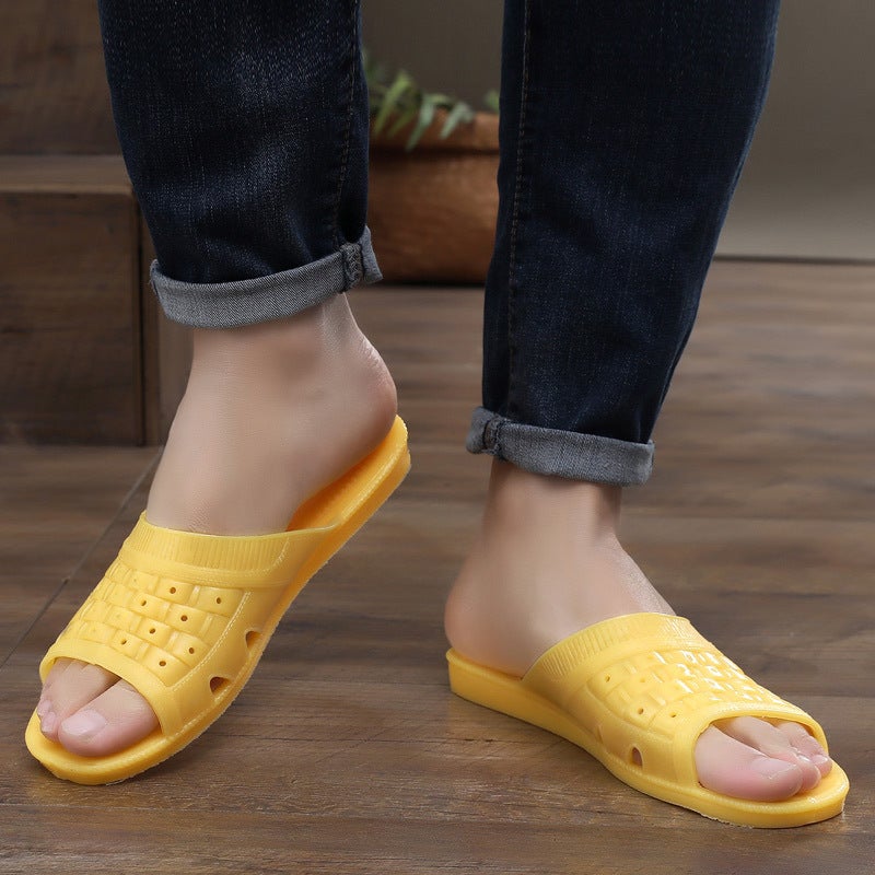 Men's Plastic Flip Flops, Comfortable Non-slip Soft Sole - Image 1