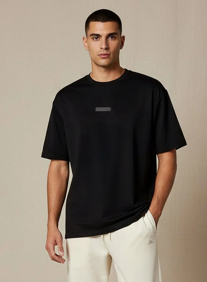 كابا تيشيرت رجالي كابا بياقة دائرية وأكمام قصيرة وتطريز شعار