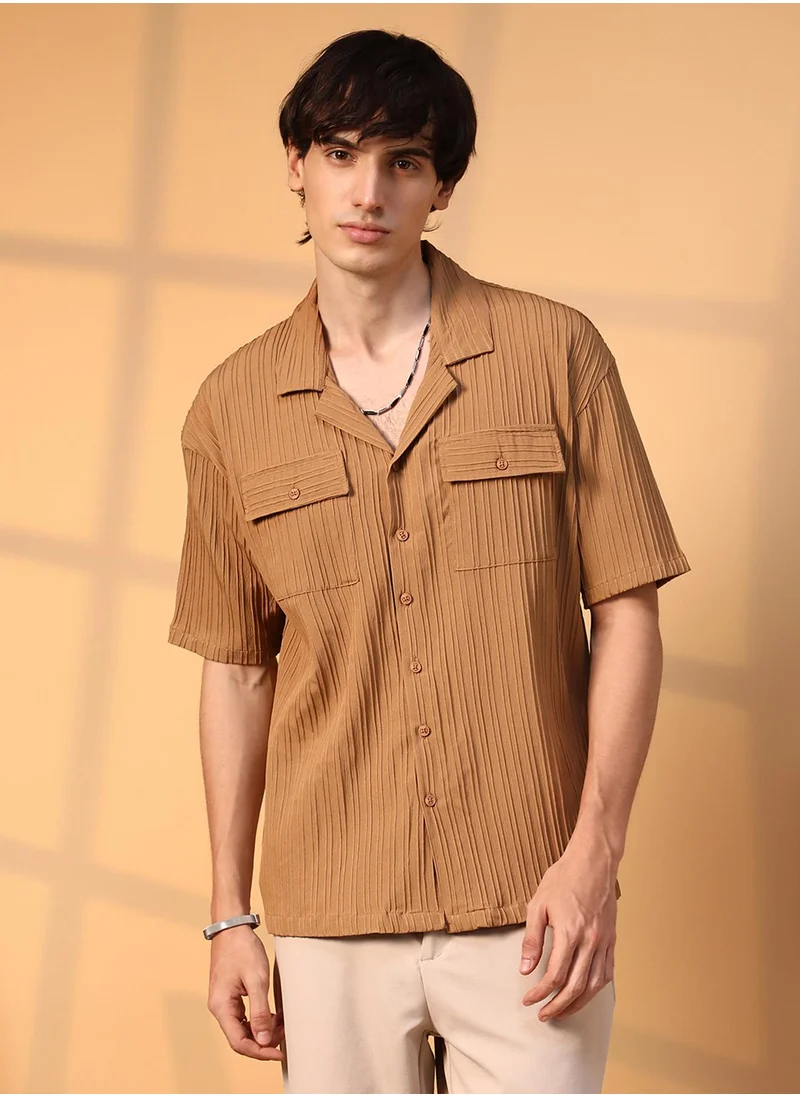 Campus Sutra Campus Sutra Men's Camel Brown Tactile-Lined Oversized Shirt For Casual Wear | Cuban Collar | Short Sleeve | Button Closure | Oversized Shirt Crafted With Comfort Fit For Everyday Wear