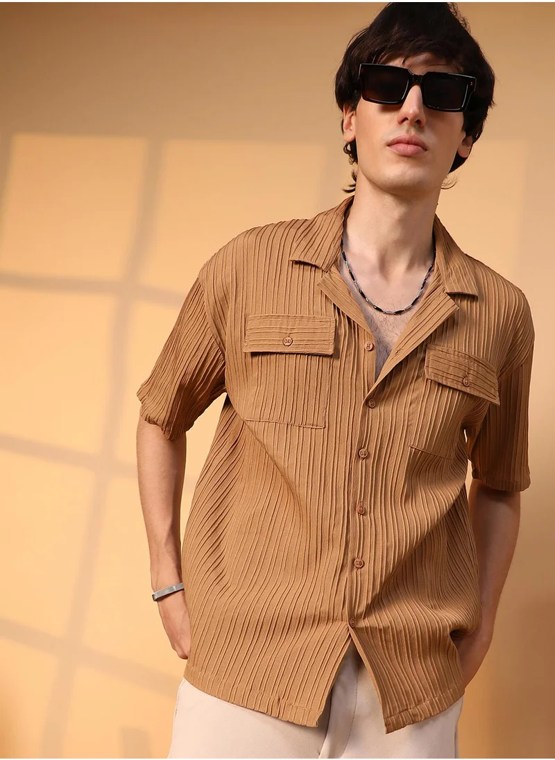 Campus Sutra Campus Sutra Men's Camel Brown Tactile-Lined Oversized Shirt For Casual Wear | Cuban Collar | Short Sleeve | Button Closure | Oversized Shirt Crafted With Comfort Fit For Everyday Wear