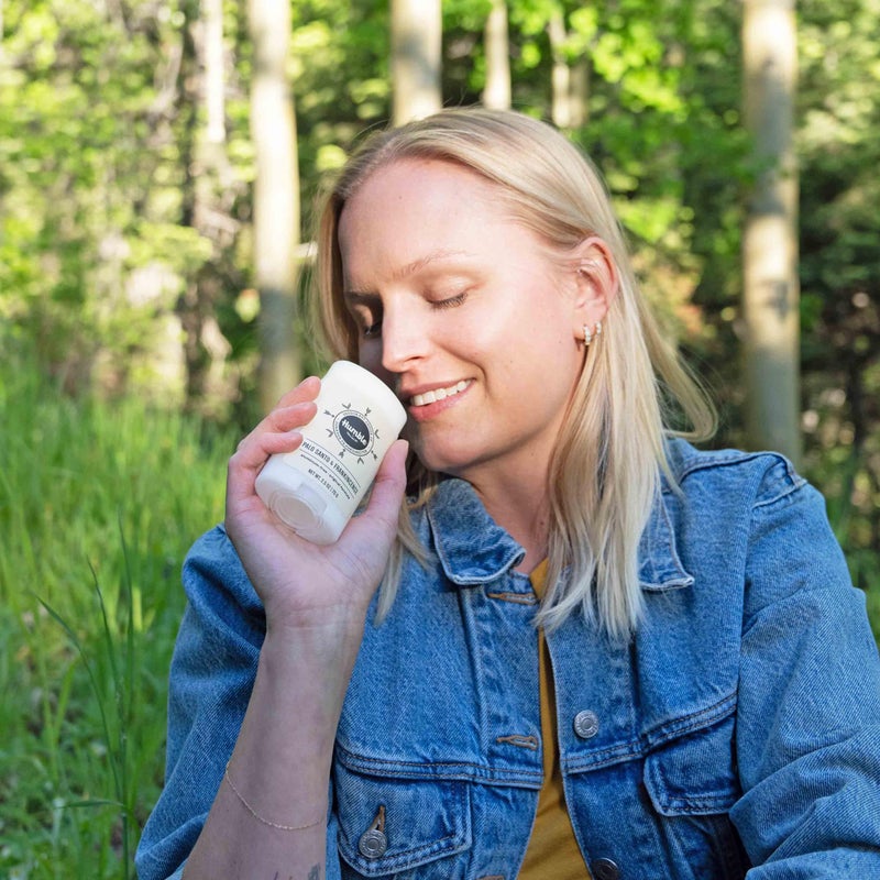 HUMBLE SIMPLE AND TRUE. مزيل العرق الأصلي الخالي من الألومنيوم من HUMBLE BRANDS، تركيبة تدوم طويلاً مع صودا الخبز والزيوت العطرية، مجموعة متنوعة، عبوة من 3 قطع - Image 4