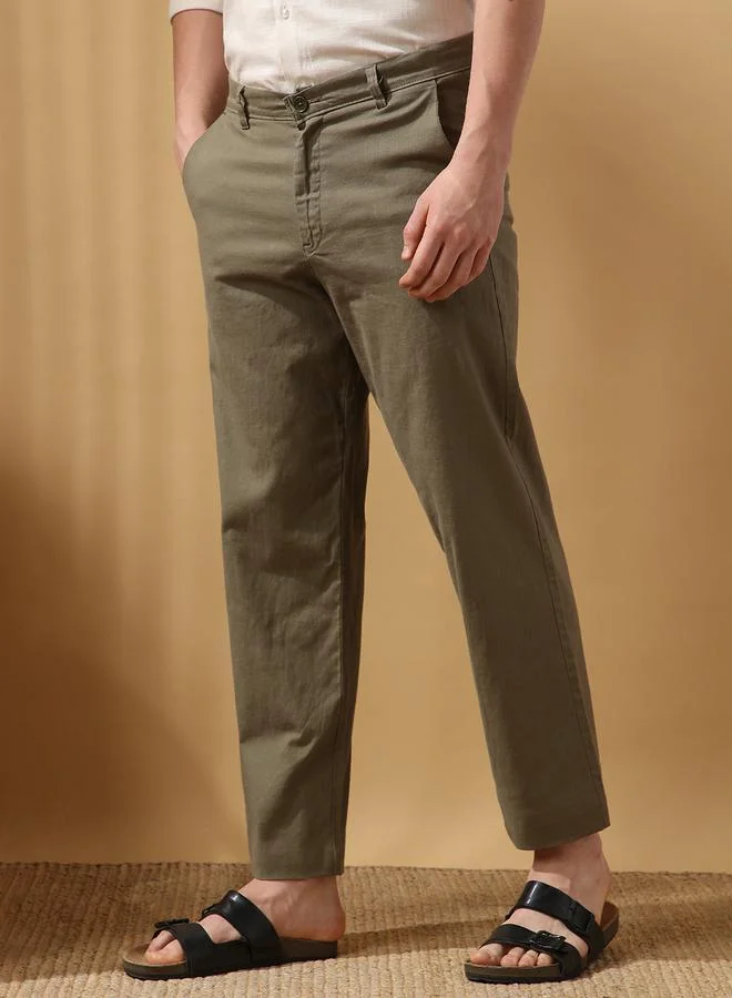 دينيس لينغو بنطلون تشينو رجالي قطن 1% بلون زيتوني سادة بقصة مريحة وطول كامل