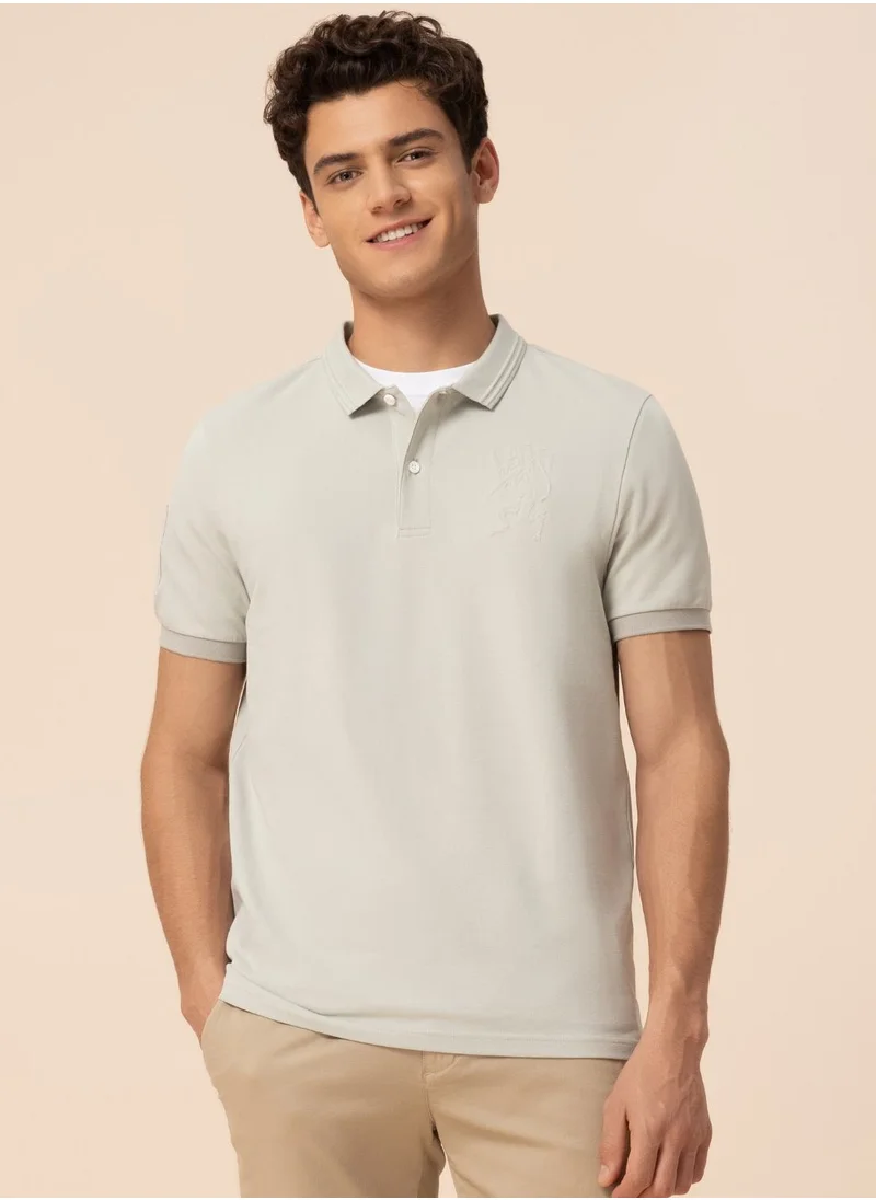 GIORDANO Men's Tapered Embroidery 3D Lion Polo