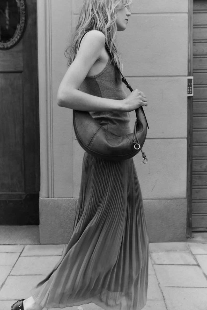 H&M Pleated chiffon skirt