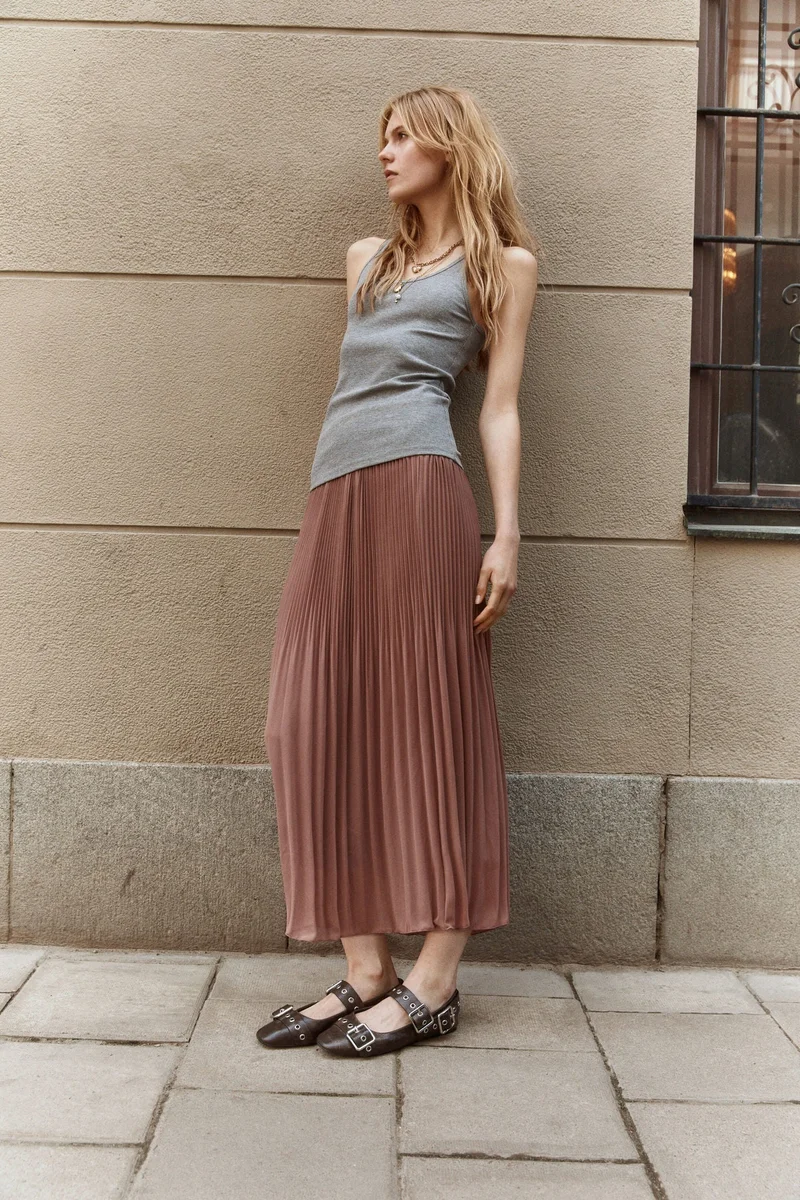 H&M Pleated chiffon skirt