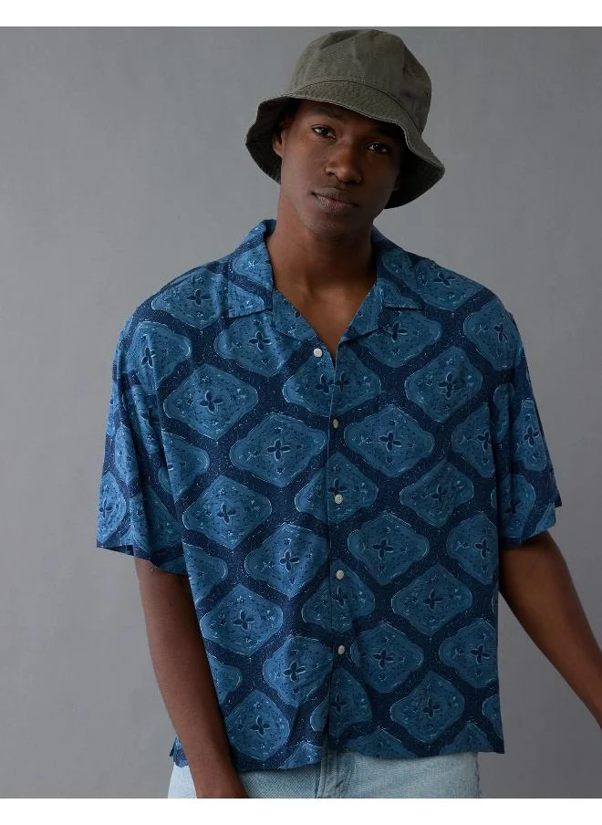American Eagle An easy, stylish button-up shirt made for kicking back, going out, and everything in between. No pool required!