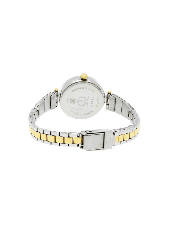 TITAN ساعة بحزام معدني للنساء 2574BM01، لونين - Image 4