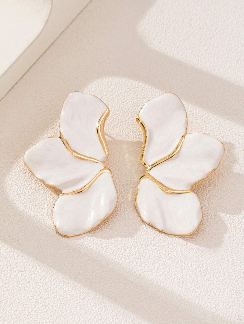 Shein 1 Pair Asymmetric Twist Geometric Stud Earrings - One  Size - Image 1