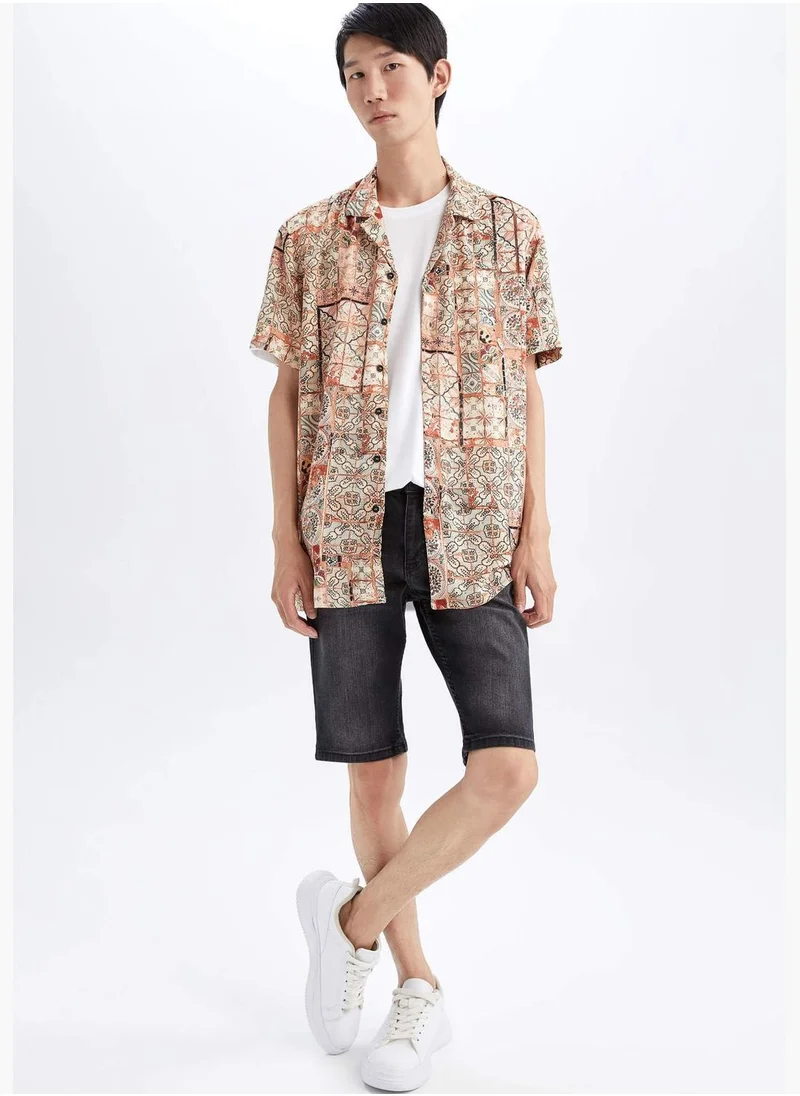 ديفاكتو Man Regular Fit Apache Neck Woven Top Short Sleeve Shirt