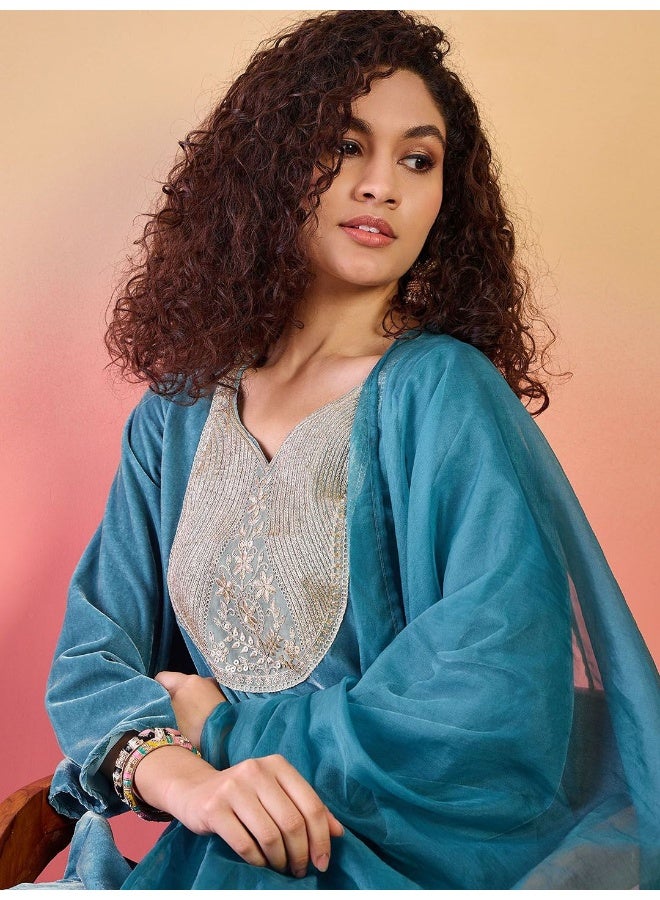 AKS Blue Velvet Pathani Kurta Set With Organza Dupatta - Image 2