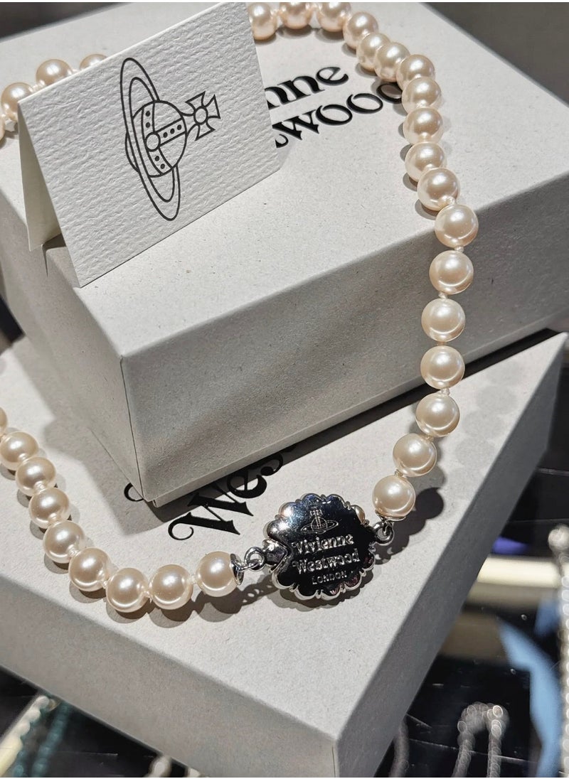 Vivienne Westwood Vivienne Westwood round pendant pearl necklace set with small pearls  - Image 4