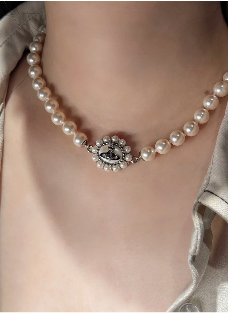Vivienne Westwood Vivienne Westwood round pendant pearl necklace set with small pearls  - Image 2