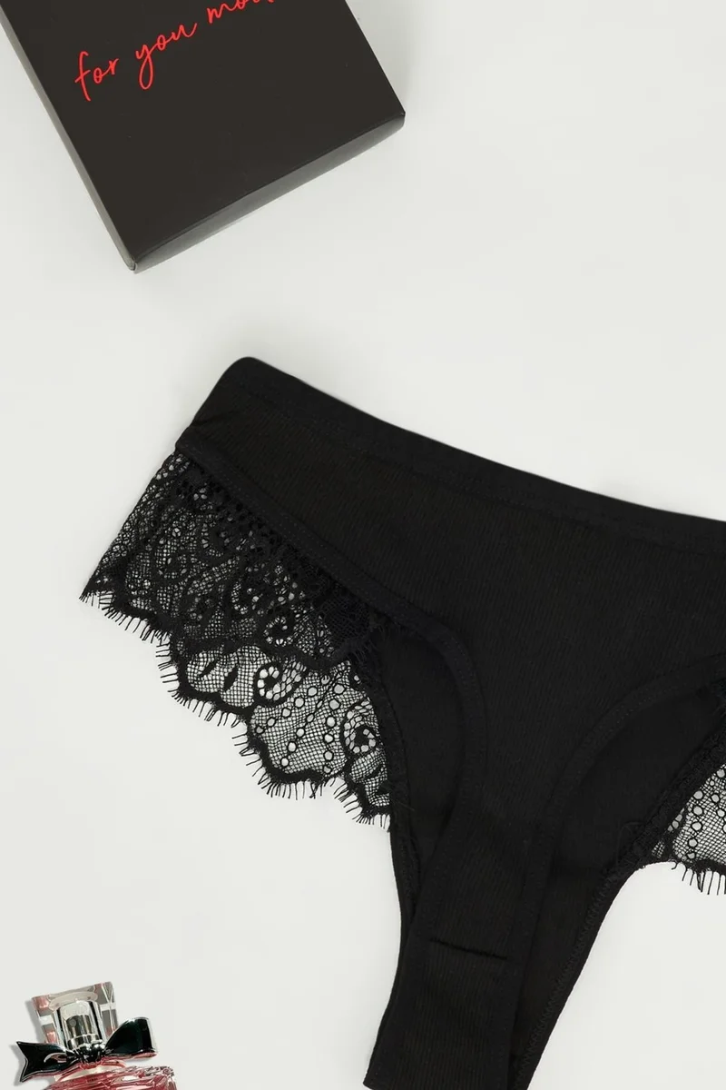فور يو لانجري Datelli V Detailed Boxed Black Slip Panties
