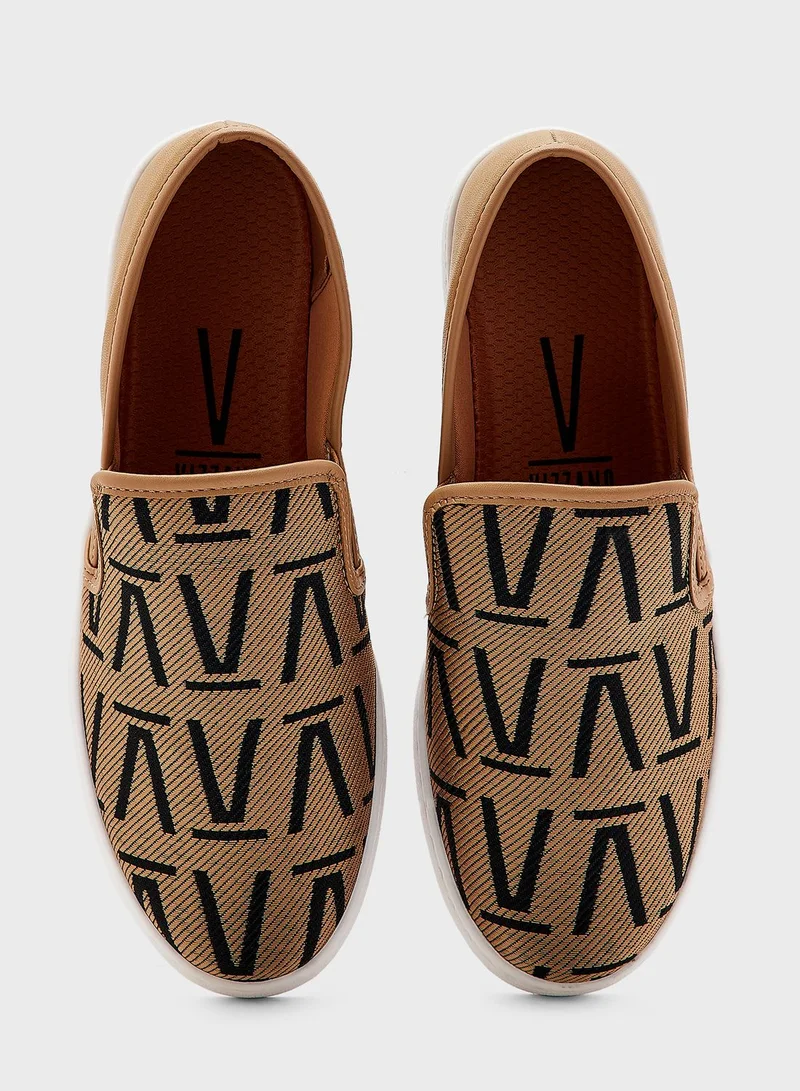 VIZZANO Cracelynn Printed Low-Top Sneakers