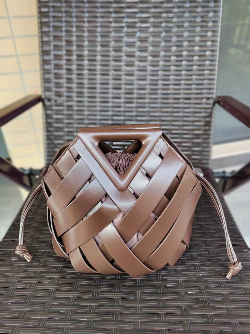 Vegetable Basket Women'S Bag Niche Design Elegant High-End Fashion Inverted Triangle Satchel Woven Bag - Image 4