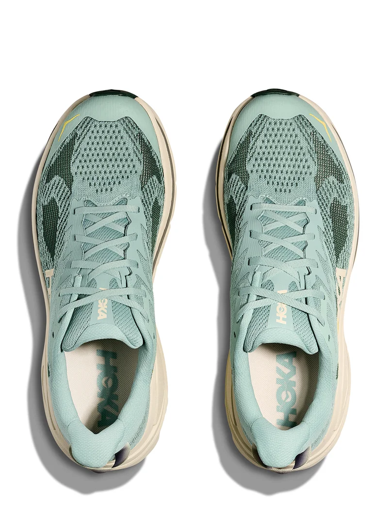 Hoka Challenger 8