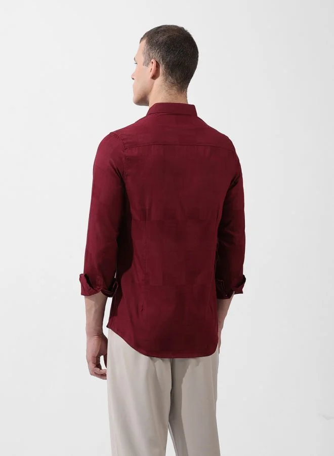 شركة المرآب الهندية Men Slim Fit Textured Cutaway Collar Full Sleeves Shirt