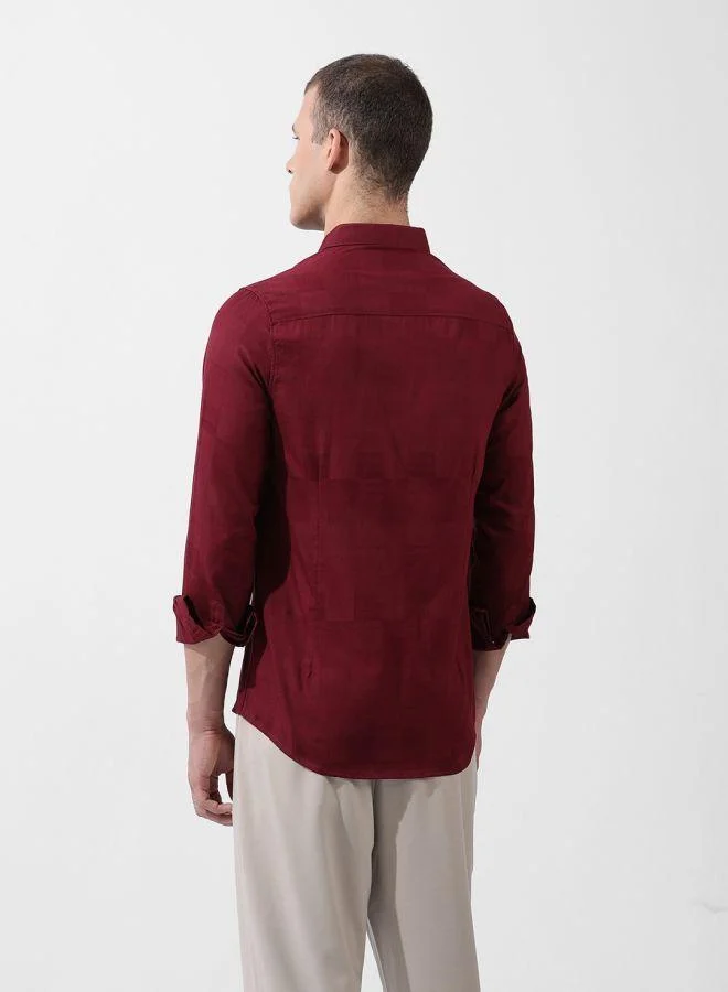 شركة المرآب الهندية Men Slim Fit Textured Cutaway Collar Full Sleeves Shirt