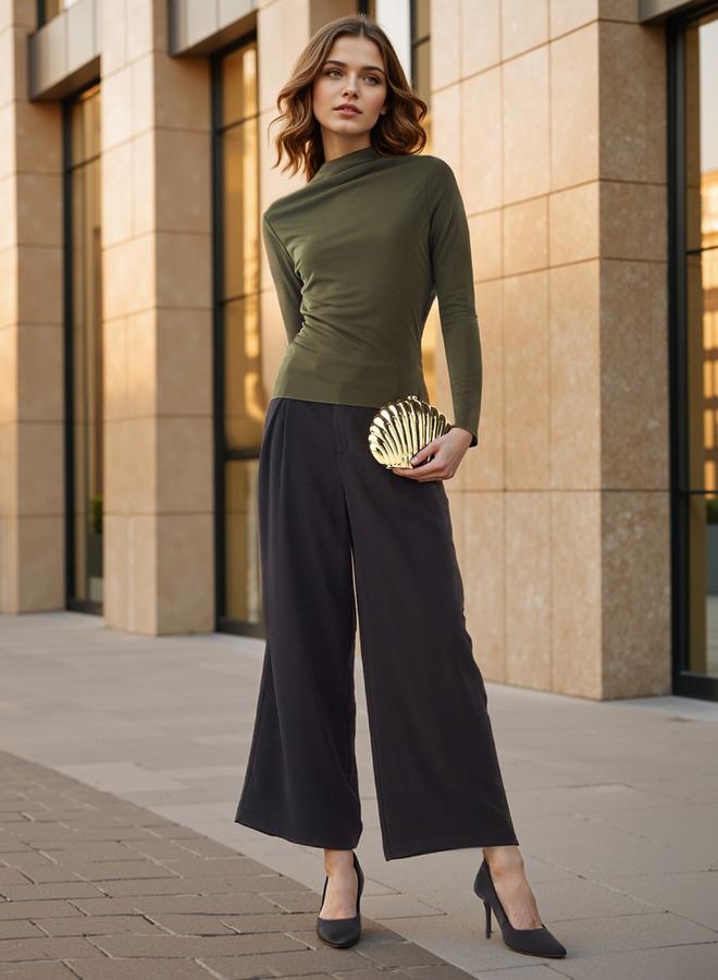 ايكونيك توب أيقوني بياقة كول وأكمام طويلة - Image 2