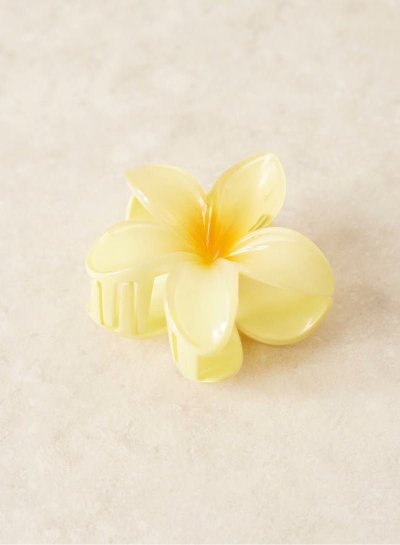 Beautify DesignB London Hawaiian flower hair clip in yellow - Image 2