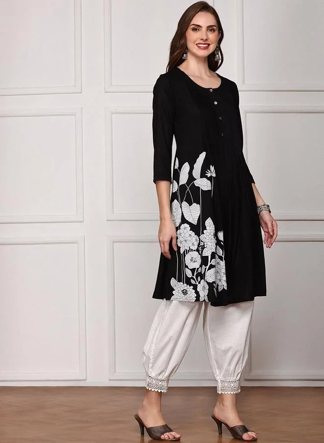 آي شين Women's Black Rayon Printed Tunic Straight Fit Kurta