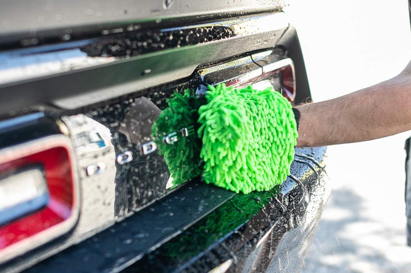 The Rag Company - Premium Chenille Microfiber Knobby Wash Mitts - Perfect for Car Washing and Detailing; Scratch-Free, Lint-Free, Double-Sided, Plush, and Absorbent; Lime Green (2-Pack) - Image 4