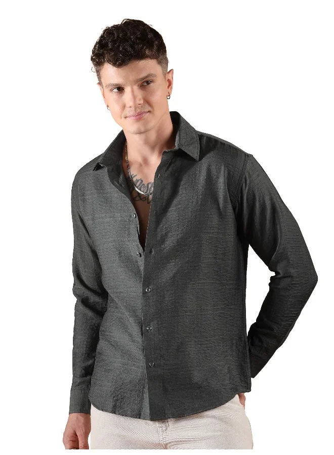 بيونغ قميص كاروهات رمادي داكن بنقوش بارزة