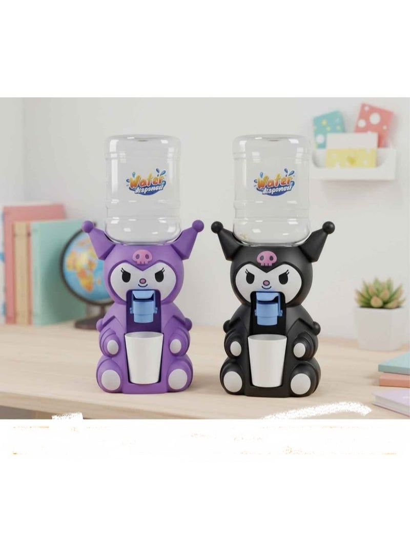 kuromi موزع مياه صغير للأطفال بتصميم لطيف – سهل الاستخدام وآمن – يحتوي على زجاجة وكوب – مناسب من عمر 3 سنوات فأكثر - Image 3