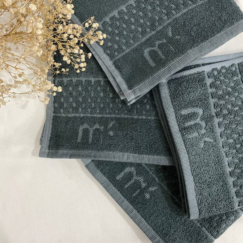 madake Face Towel for Travel Spas and Gyms Quick Dry Towel Lightweight AntiBacterial AntiOdor Super Soft Super Absorbent 33X33 cms 480 GSM Good Charcoal