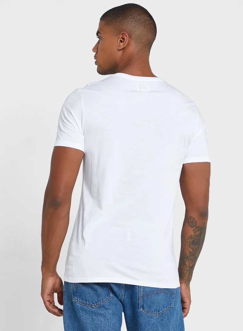 GUESS Logo Crew T-Shirt