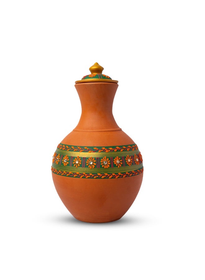 ارك زجاجة سوراهي من آرك ميزون تيراكوتا | إبريق ماء فخاري مصنوع يدويًا | تصميم زهور مرسوم يدويًا | ماء بارد طبيعيًا | صديق للبيئة وقلوي | صناعة يدوية | ديكور فريد | لتر واحد - Image 1