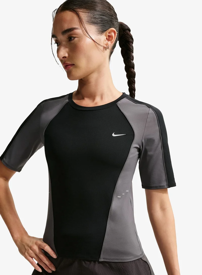 Nike Swift Dri-Fit T-Shirt