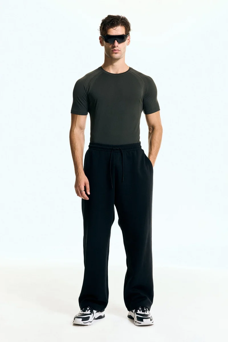 H&M Muscle Fit Sports T-shirt with DryMove™