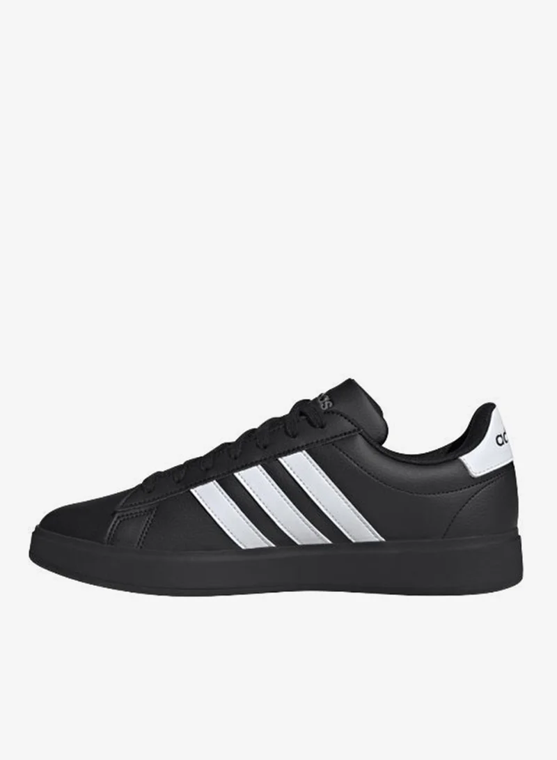 adidas حذاء رياضي رجالي أسود جراند كورت .
