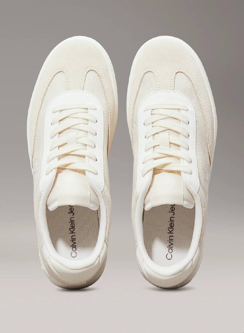 كالفن كلاين جينز حذاء رياضي من قماش الكانفاس - Image 3