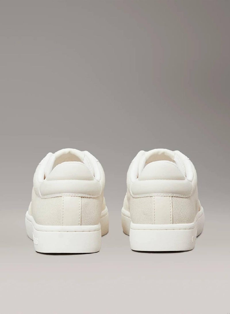 كالفن كلاين جينز حذاء رياضي من قماش الكانفاس - Image 4