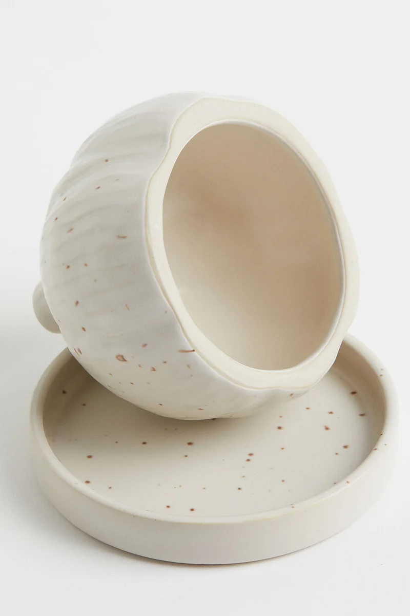 H&M Garlic dome and saucer