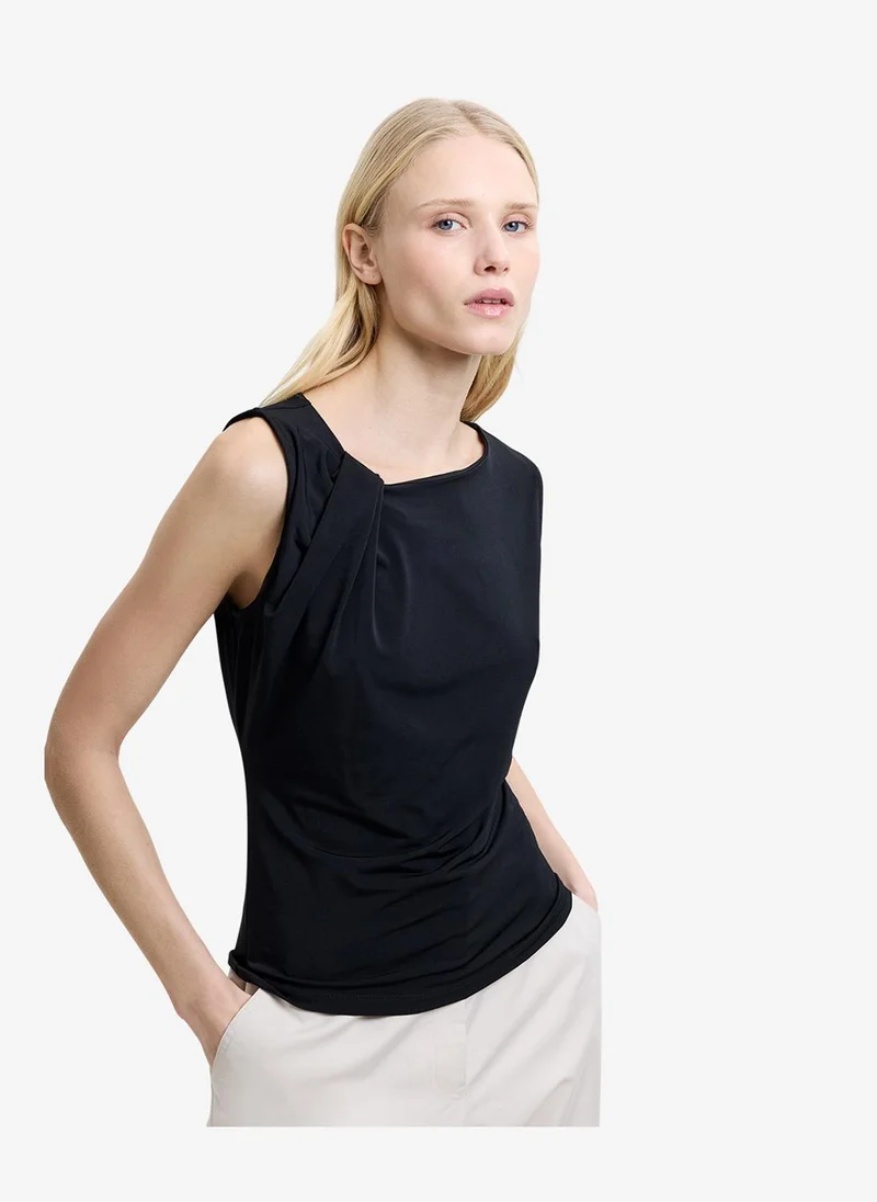 فرنش كونكشن Women's Black Samira Asymmetric Knit T Shirt