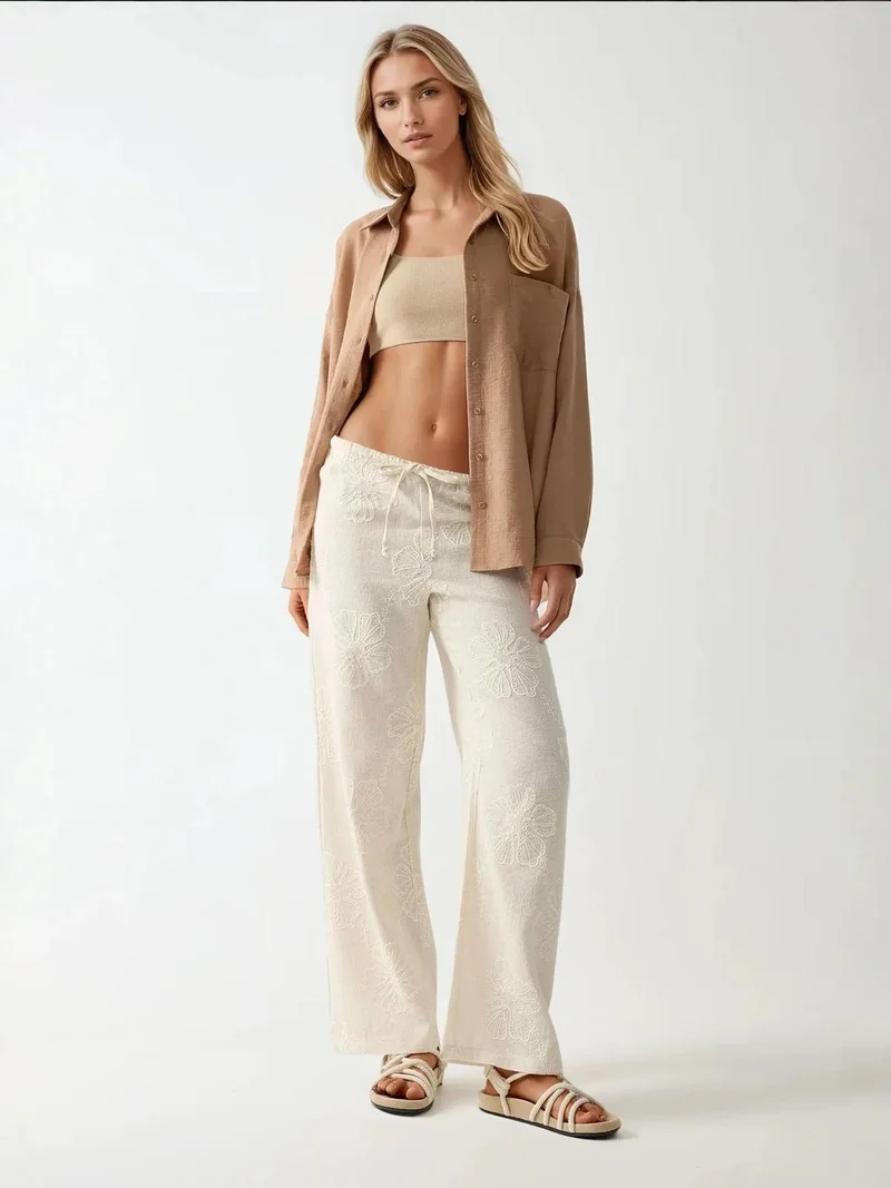 زوبعة بنطلون واسع مطرز بالزهور بخصر عالٍ