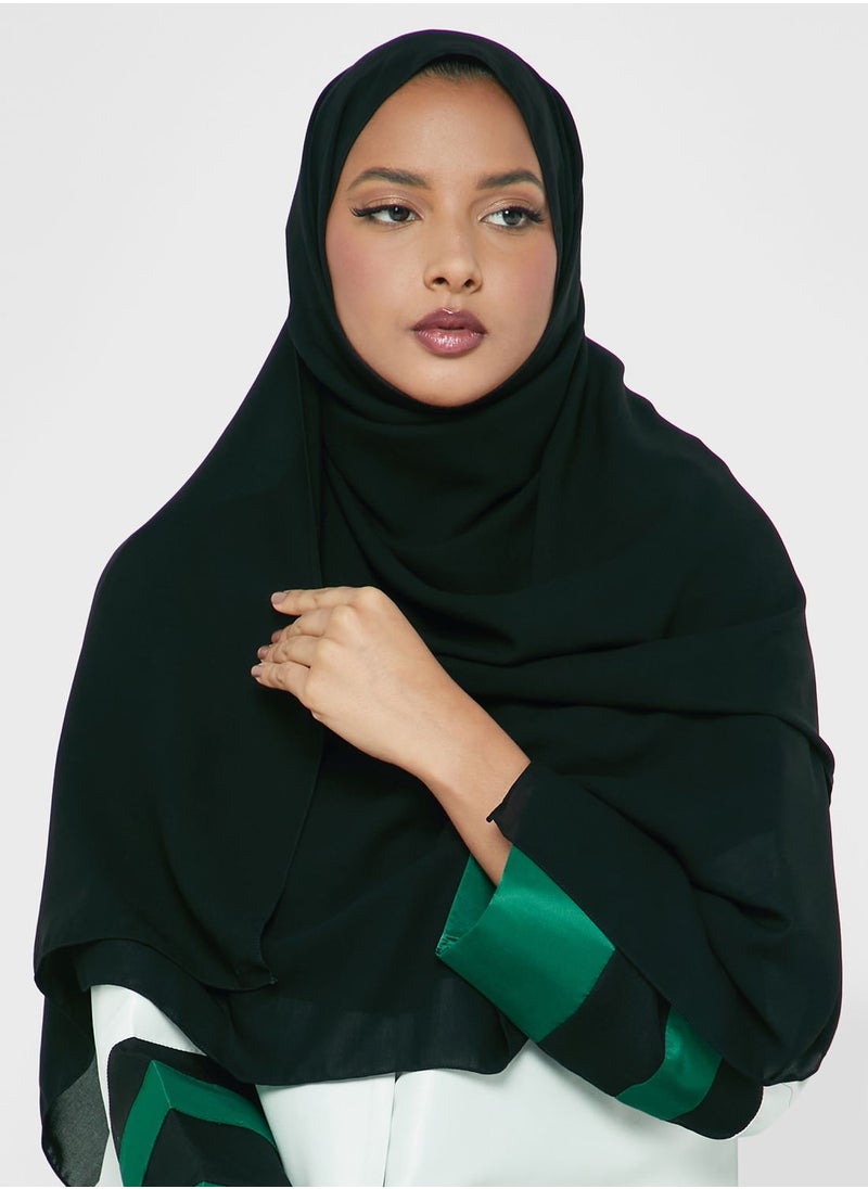 Aara Color Block Knitted  Abaya  - Image 3
