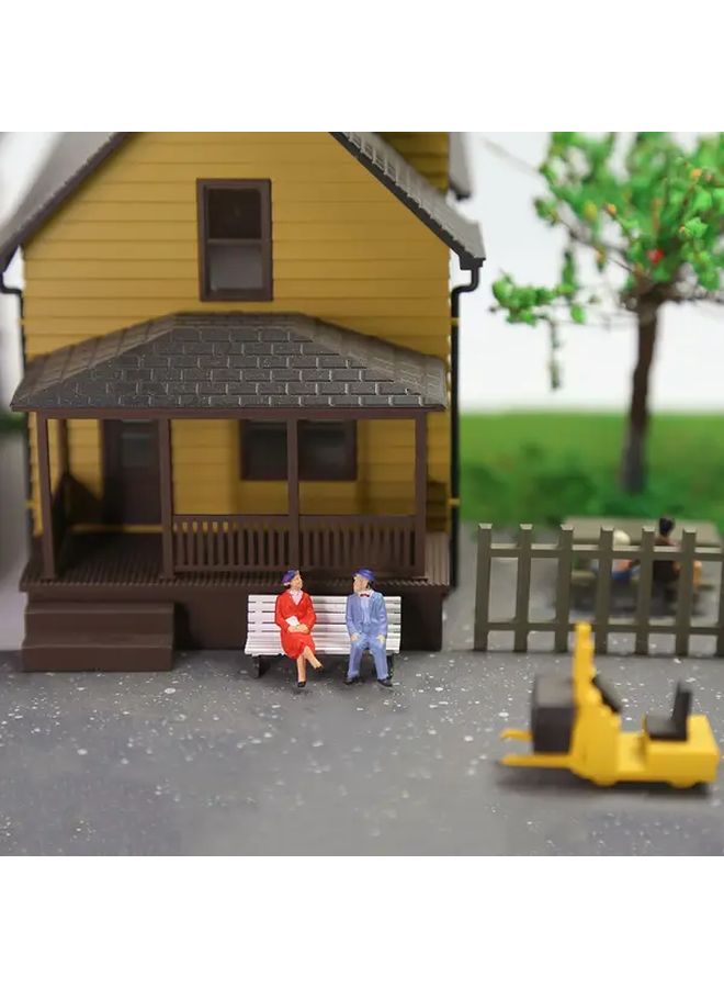 HO Scale Model People And Bench Set Couple Style Red With Black - Image 4